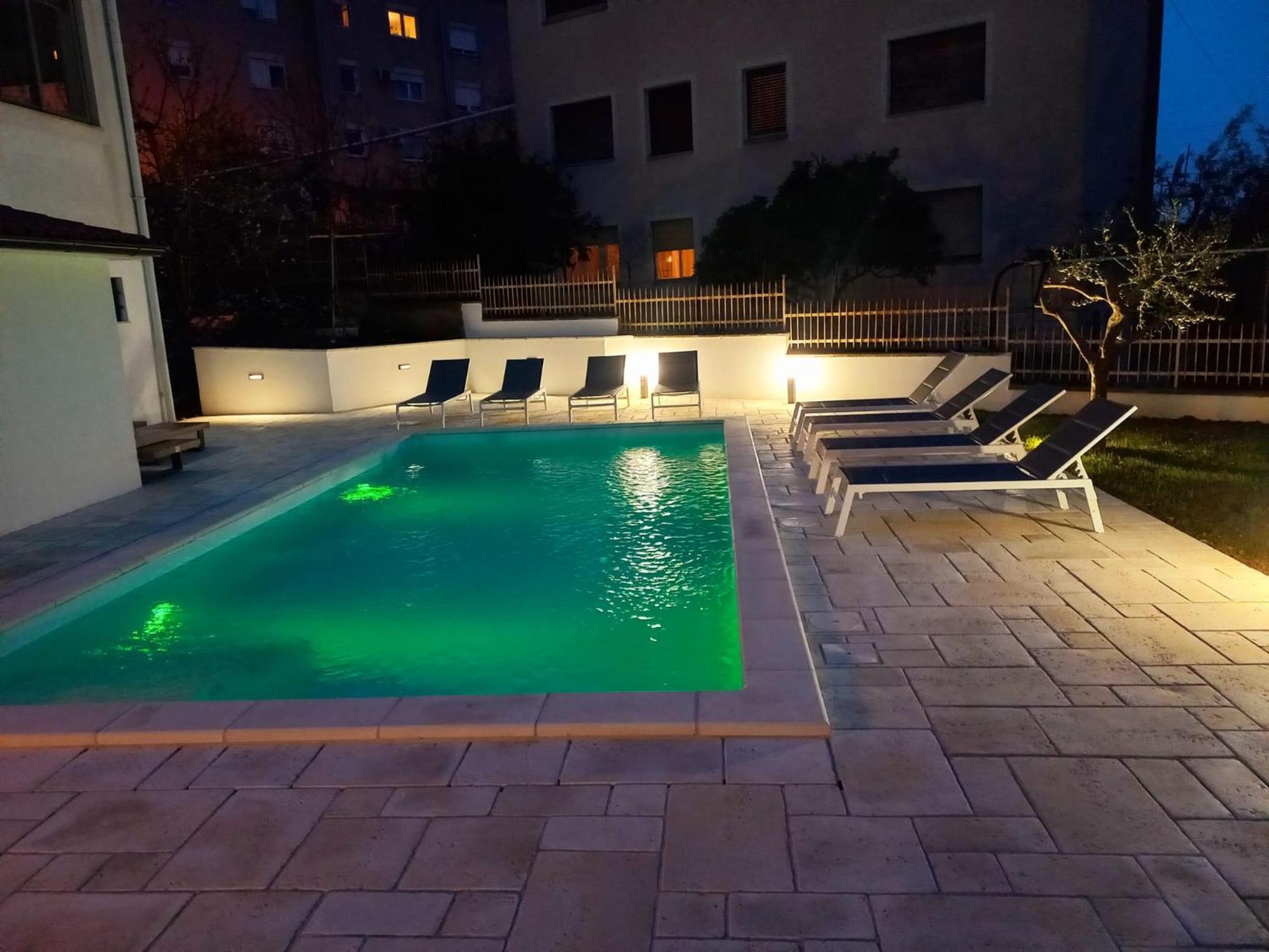 Big Swimming Pool Apartment Monvidal Pula Exterior photo