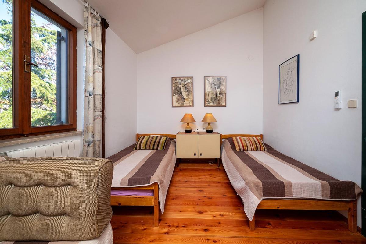 Big Swimming Pool Apartment Monvidal Pula Exterior photo