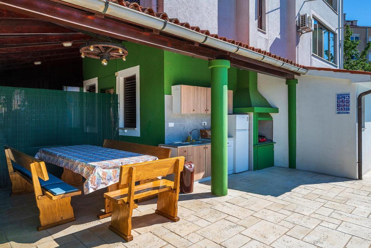 Big Swimming Pool Apartment Monvidal Pula Exterior photo